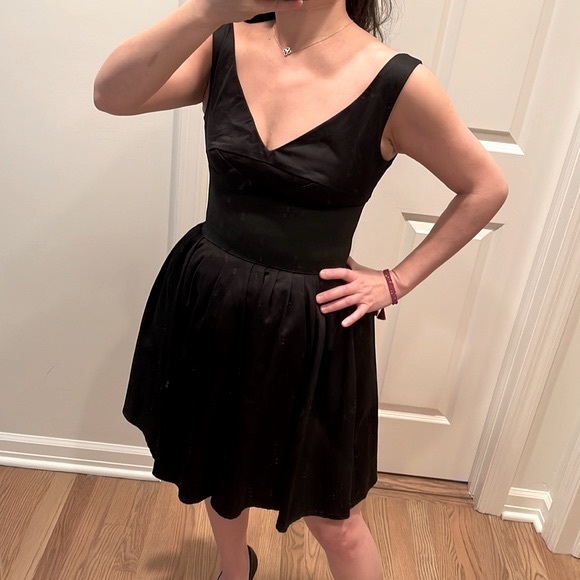 *Perfect Little Black Dress - Picture 1 of 6